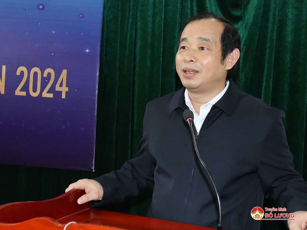 Đồng chí Hoàng Văn Hiệp, Chủ tịch UBND huyện, phát biểu